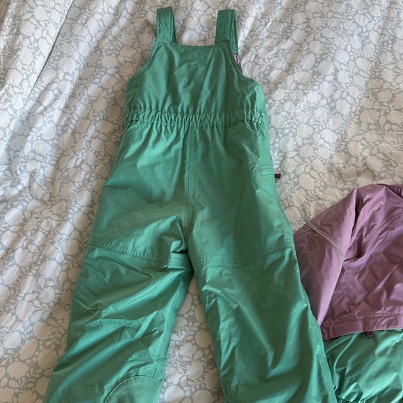 Patagonia Green and Purple Snowsuit Set - Picture 9 of 9